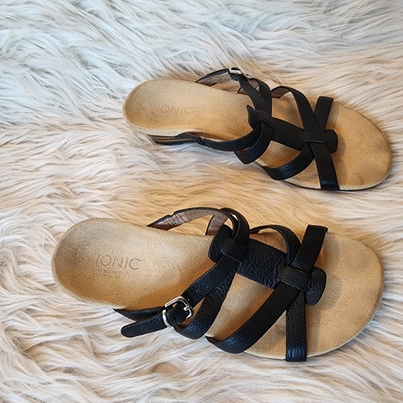 Vionic Black Leather Sandals, Size 6 - Picture 7 of 14